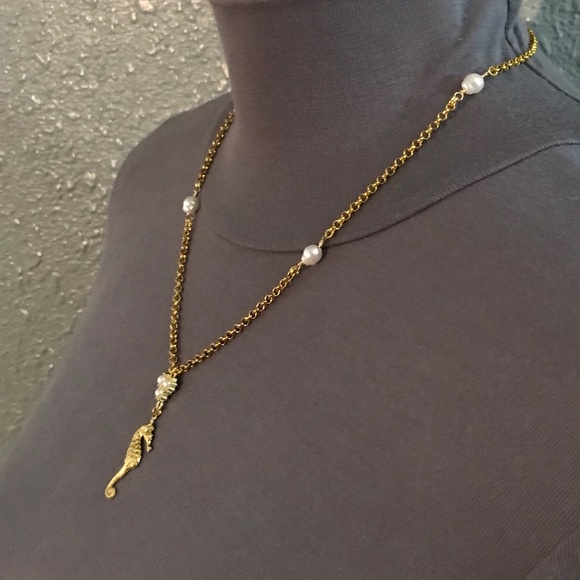 Lucrezia Borgia Gold Seahorse with Pearls Renaissance Necklace, Handmade Replica - Picture 5 of 16